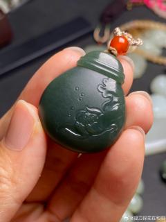 一细青玉平安壶吊坠