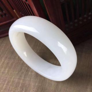 和田玉白玉羊脂手镯60口经!老坑料玉质白润